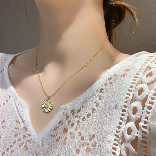 New Daisy Sunflower Pendant Necklace - Image 3