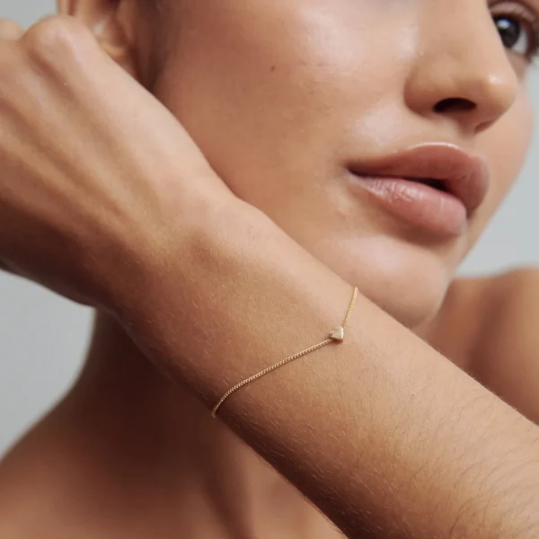 Golden Delicate Heart Bracelet - Image 3