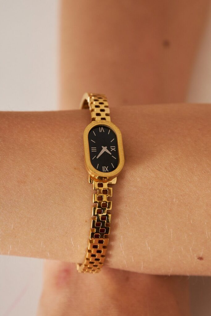 10 Romantic Gift Ideas for Your Girlfriend from Jewellerify 6 3 3