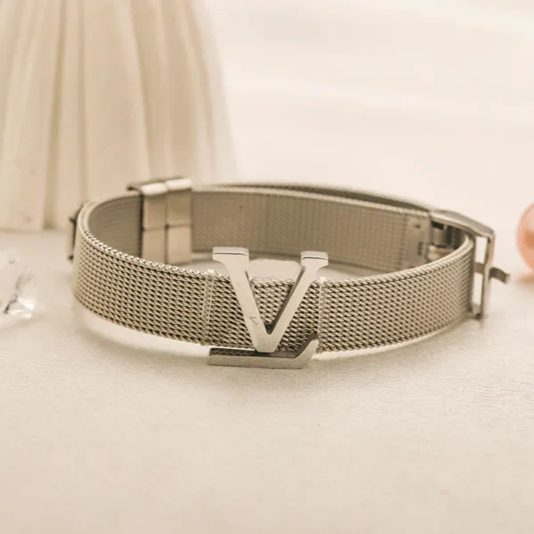 Luxury Gold Mesh Bracelet - Image 3