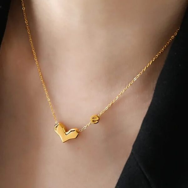 Elegant Gold Heart Pendant Necklace with Thin Chain - Image 7
