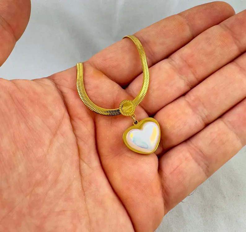 10 Romantic Gift Ideas for Your Girlfriend from Jewellerify 4 White Gold Heart12 1